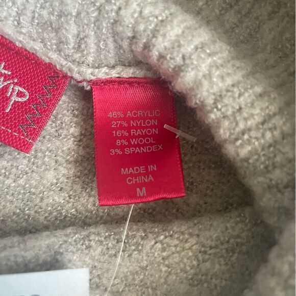 Daytrip Buckle Zipper Back Turtleneck Sweater - Medium - Picture 6 of 7